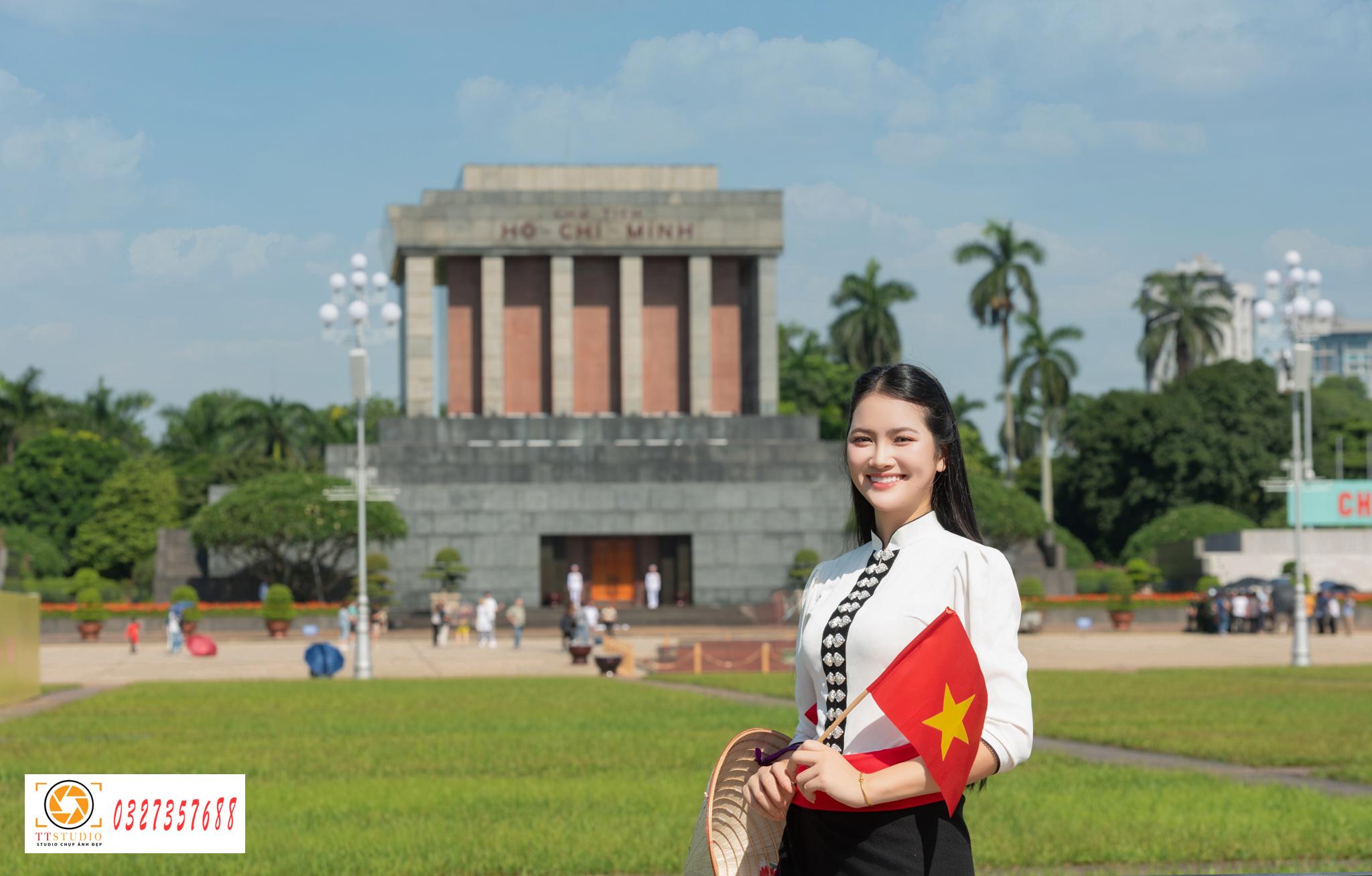 Trang phục chụp ảnh ở lăng bác