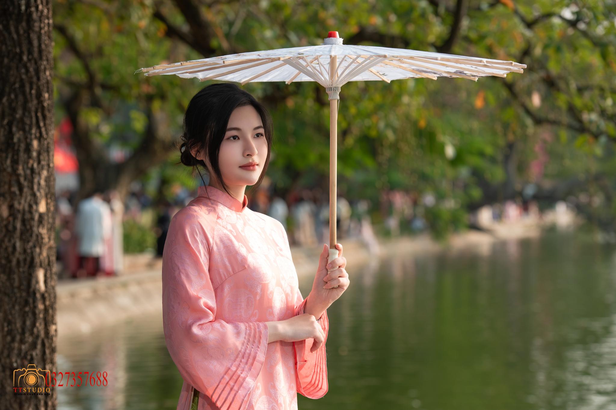 ảnh áo dài tết hồ gươm