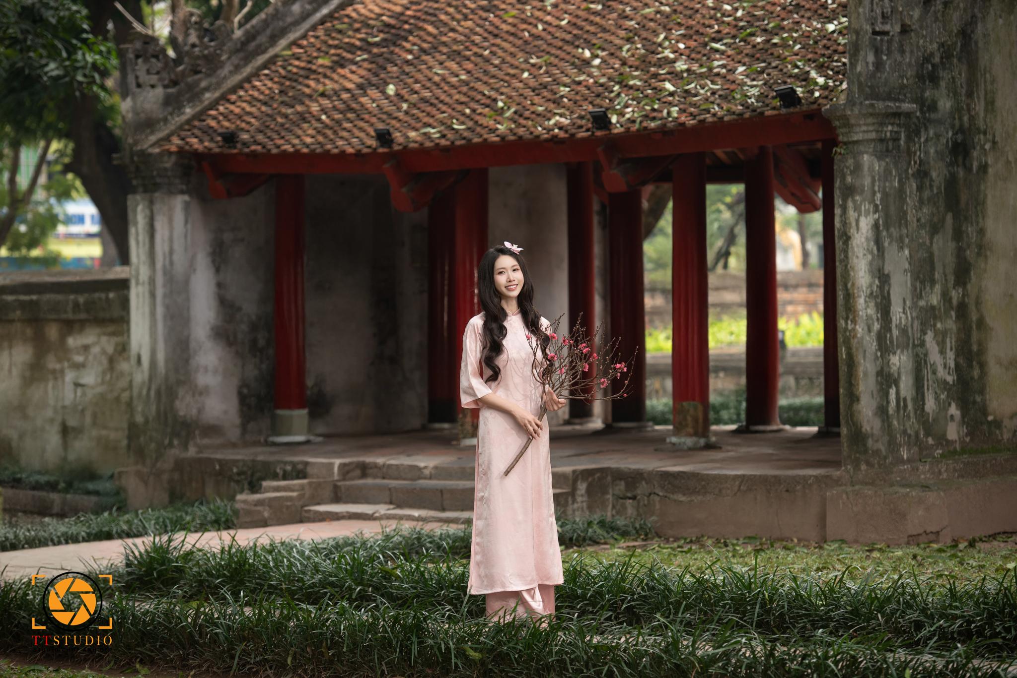 chụp ảnh áo dài Tết Văn Miếu - Quốc Tử Giám