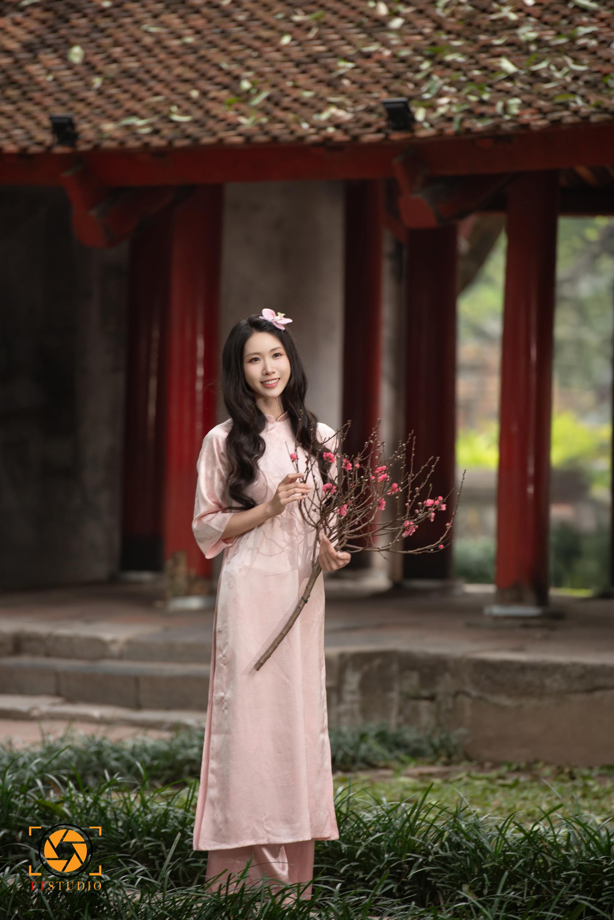 chụp ảnh áo dài Tết Văn Miếu - Quốc Tử Giám
