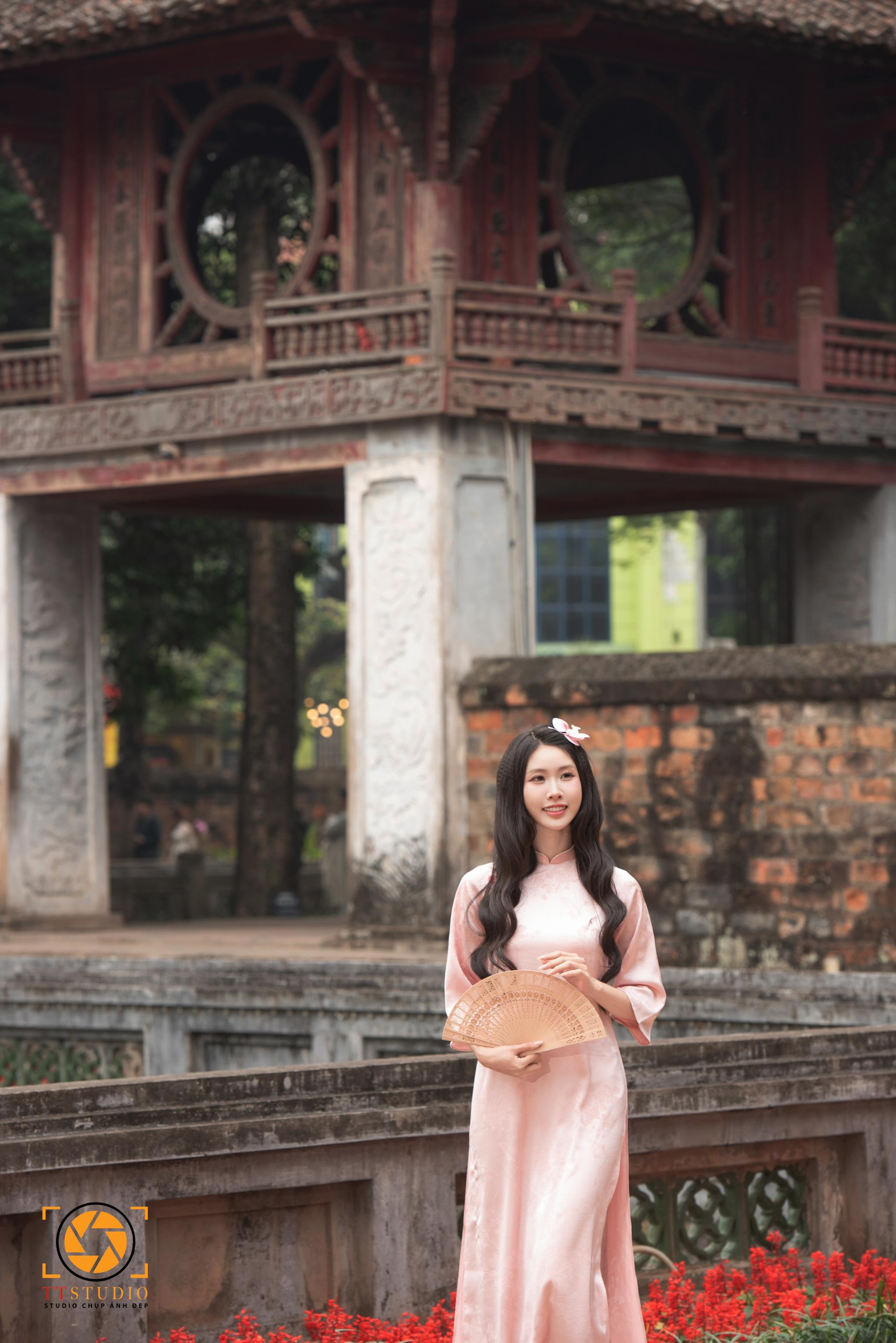 chụp ảnh áo dài Tết Văn Miếu - Quốc Tử Giám