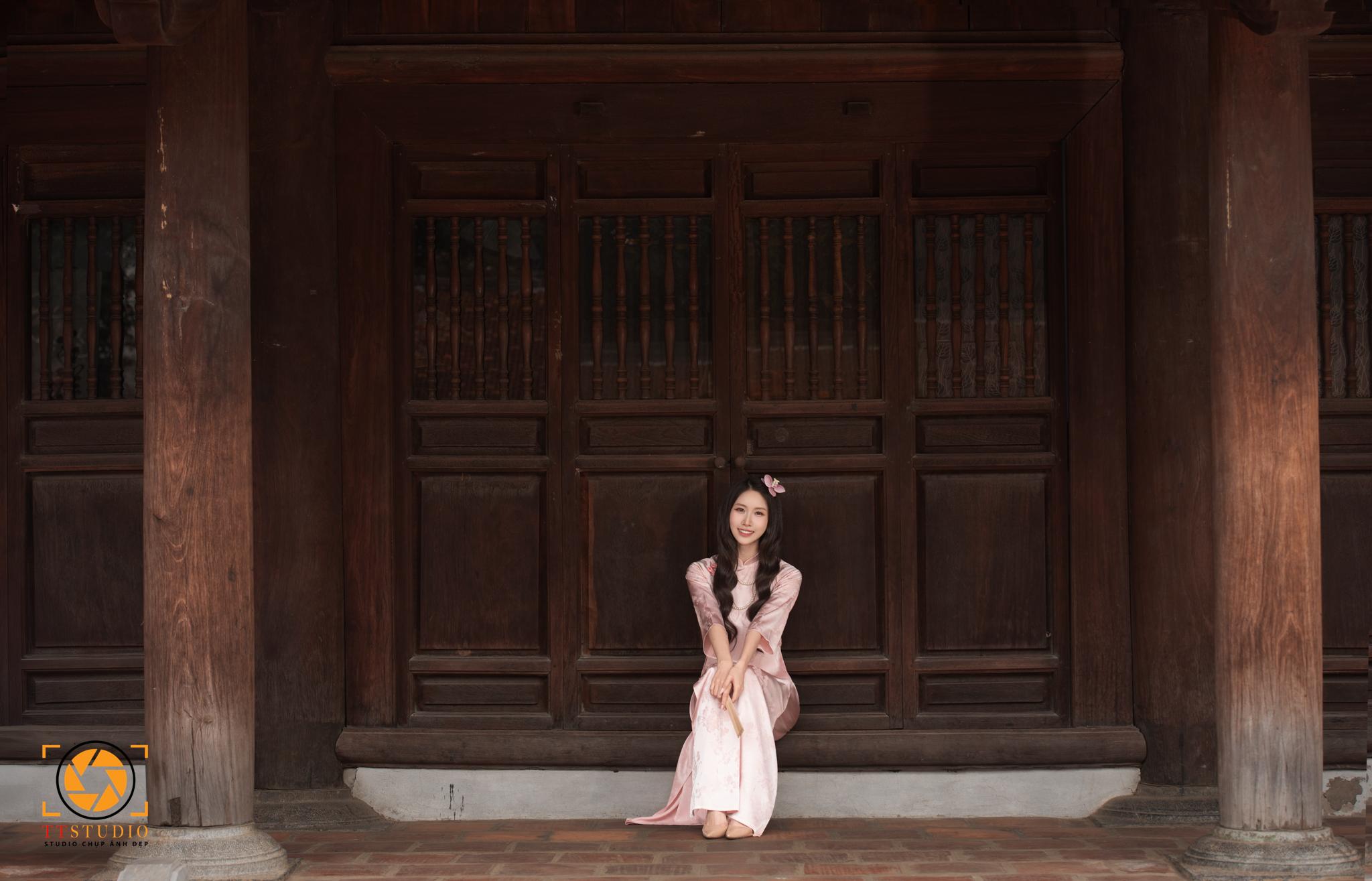 chụp ảnh áo dài Tết Văn Miếu - Quốc Tử Giám