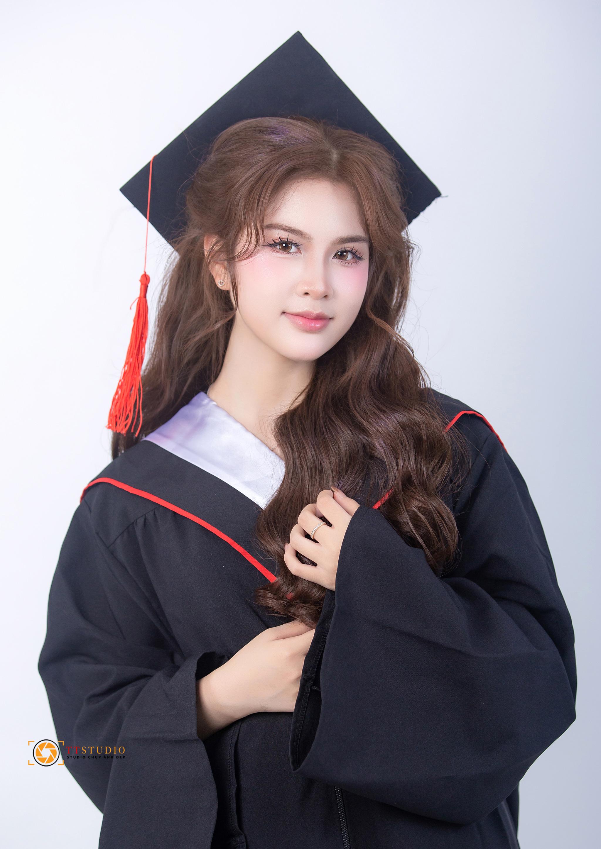 Makeup kỷ yếu
