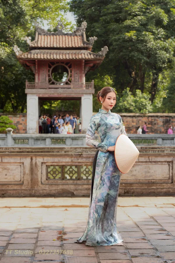 Ảnh áo dài Quốc Tử Giám