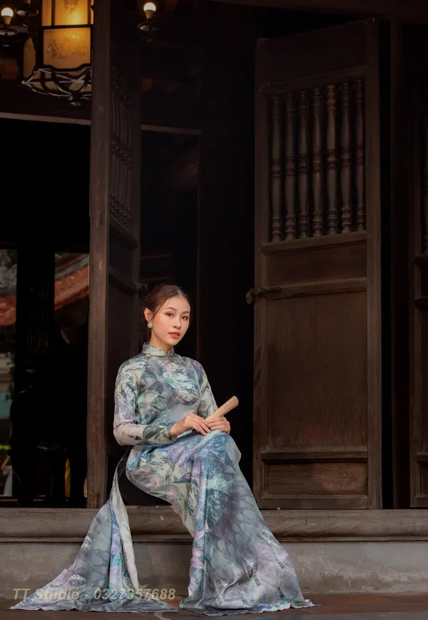 Ảnh áo dài Quốc Tử Giám