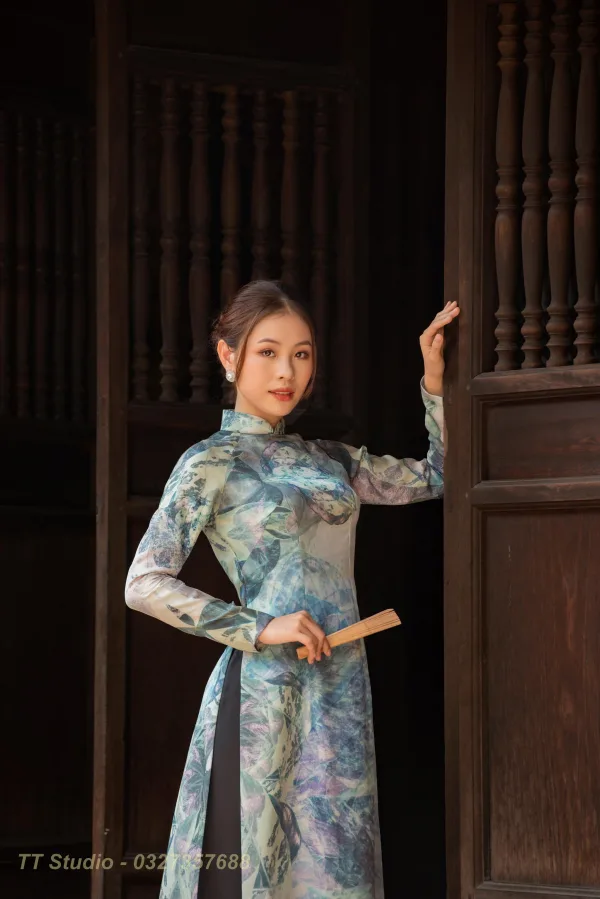Ảnh áo dài Quốc Tử Giám