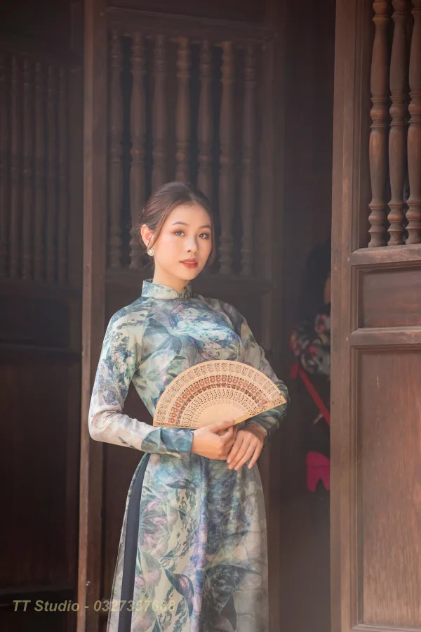 Ảnh áo dài Quốc Tử Giám