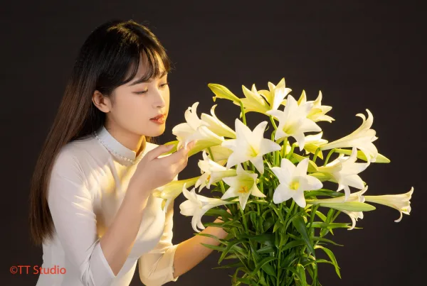 ảnh áo dài trắng truyền thống