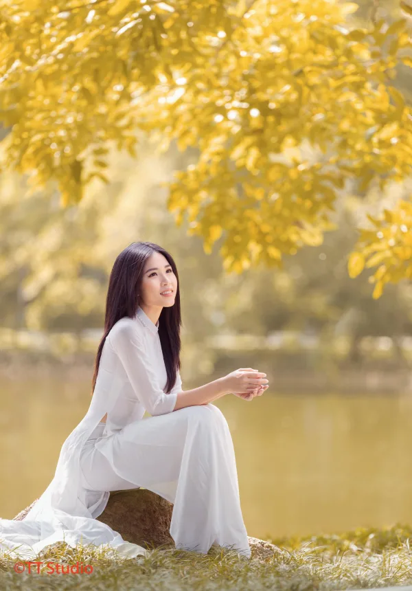 ảnh áo dài trắng truyền thống