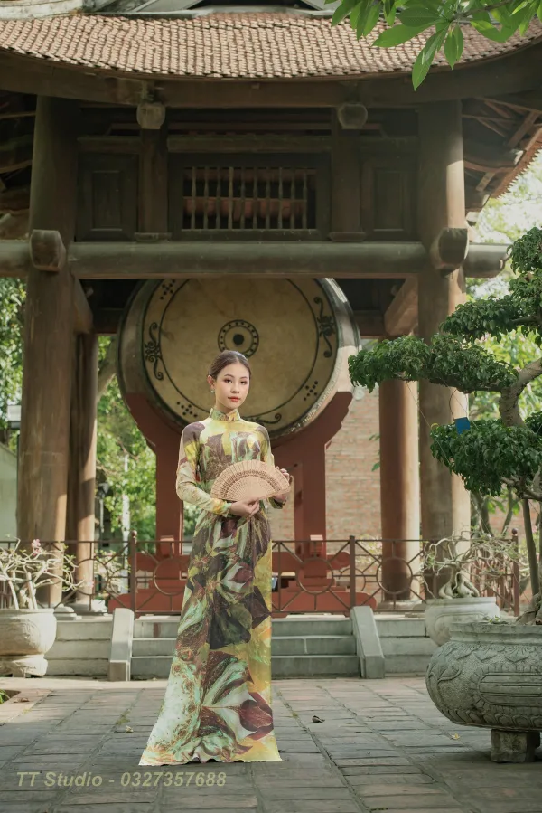 Ảnh áo dài ở văn miếu