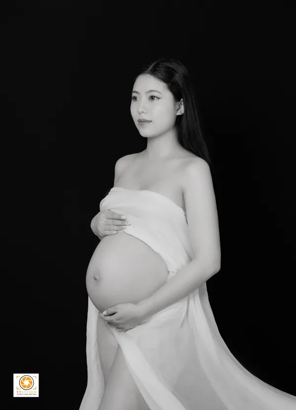Ảnh bầu đen trắng
