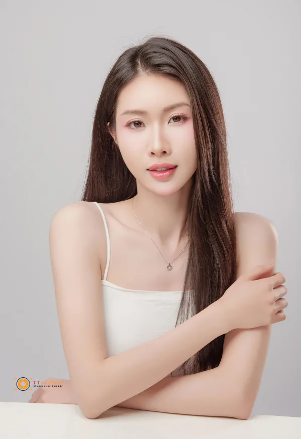 Ảnh Beauty Trong Trẻo Studio
