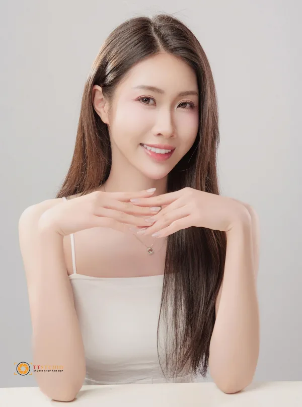Ảnh Beauty Trong Trẻo Studio