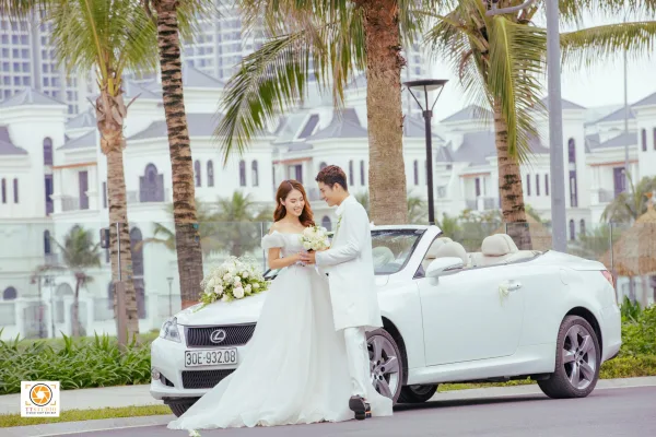 Ảnh cưới hiện đại với xe Mui Trần