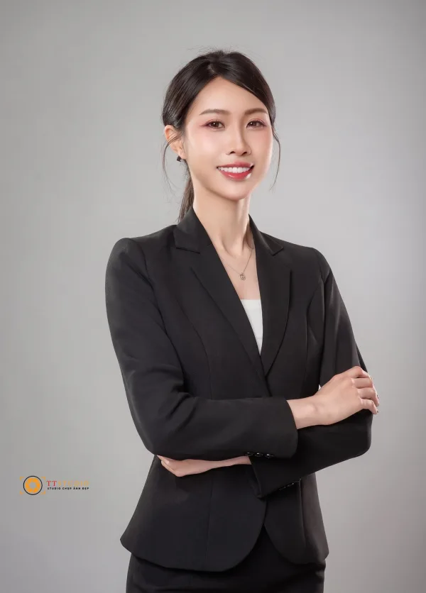 Ảnh Profile Nữ Doanh Nhân Thành Đạt
