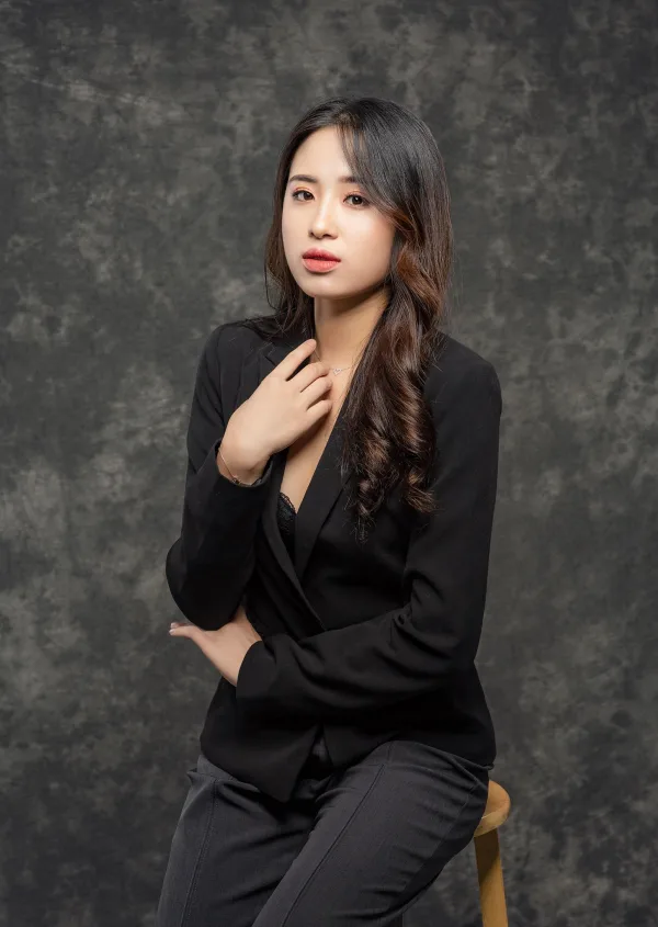 Ảnh doanh nhân nữ trẻ