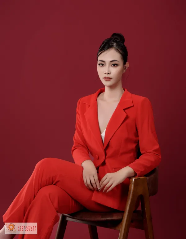 Ảnh nữ mặc Vest