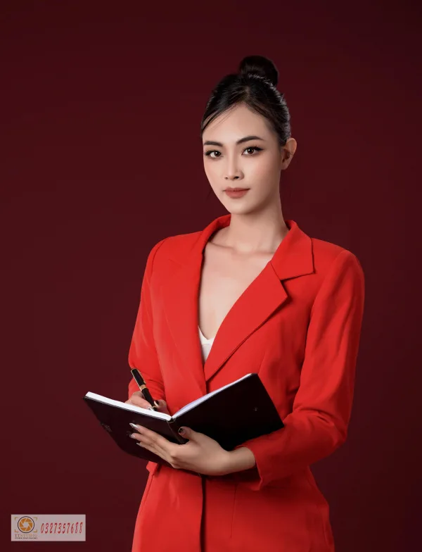 Ảnh nữ mặc Vest