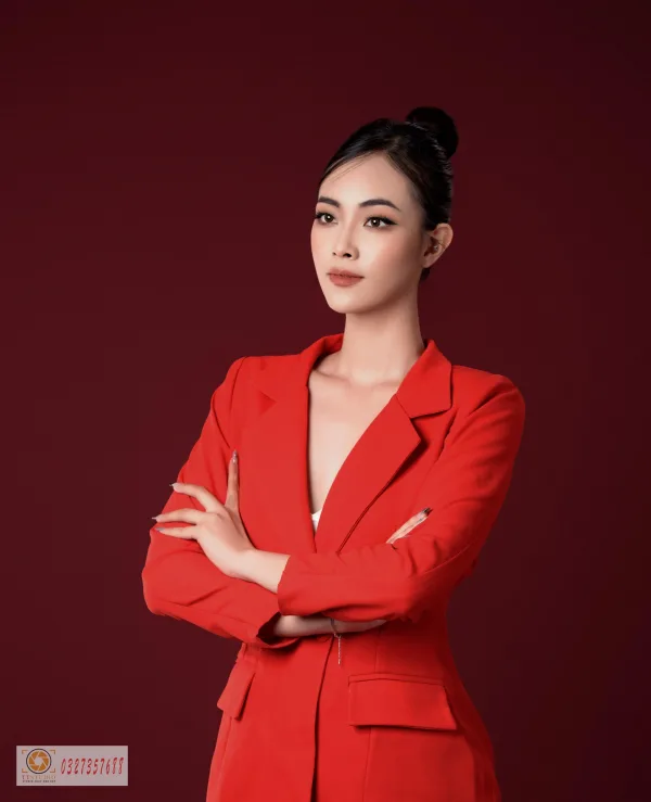 Ảnh nữ mặc Vest
