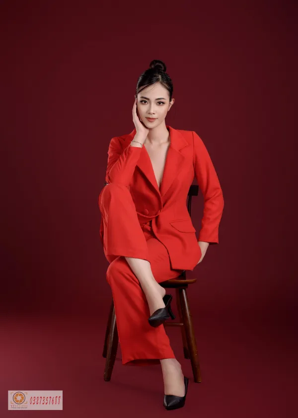 Ảnh nữ mặc Vest