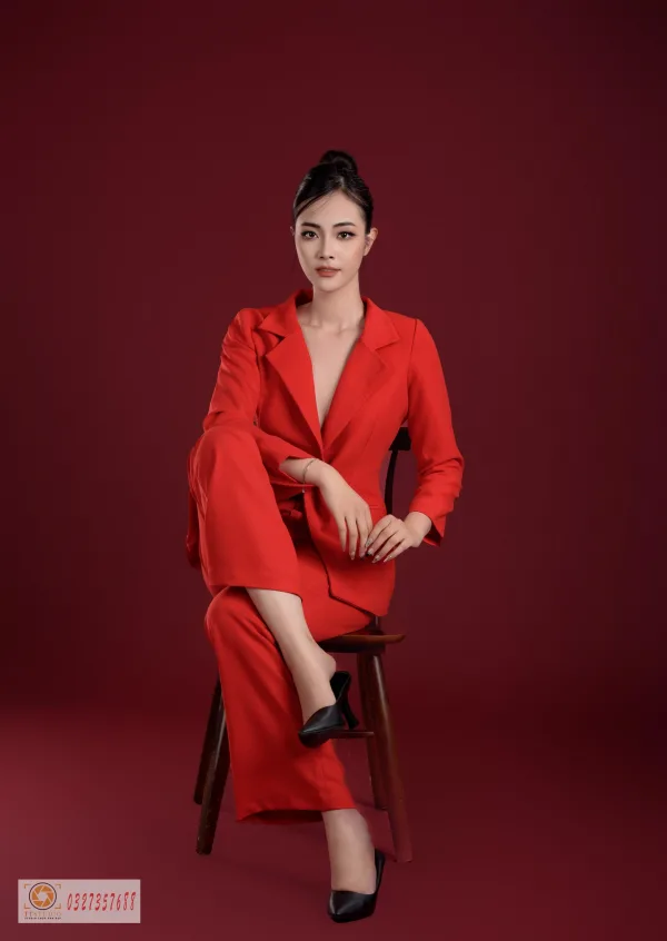Ảnh nữ mặc Vest
