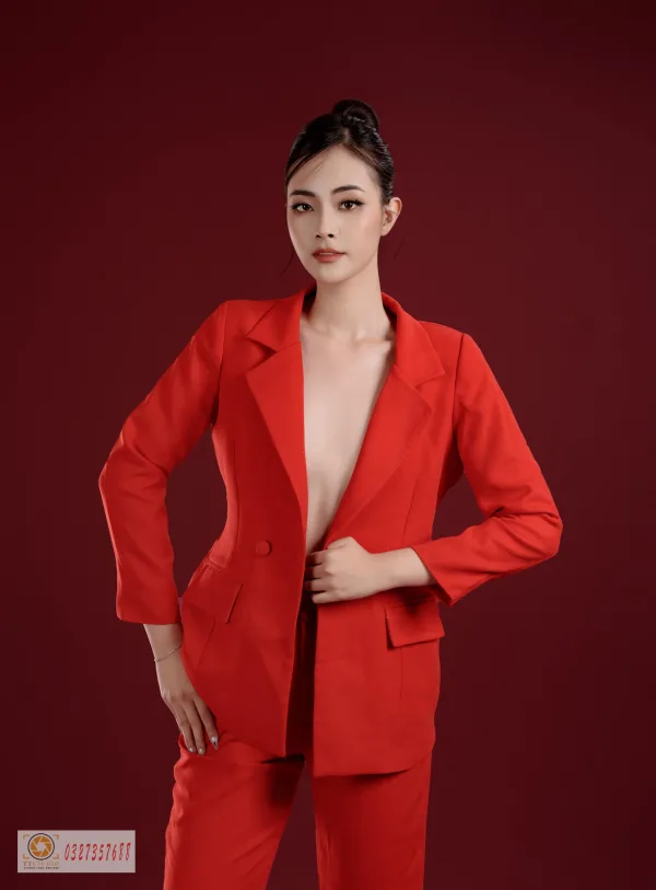 Ảnh nữ mặc Vest
