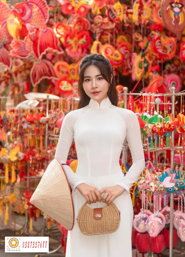 Chụp ảnh áo dài phố Hàng Mã