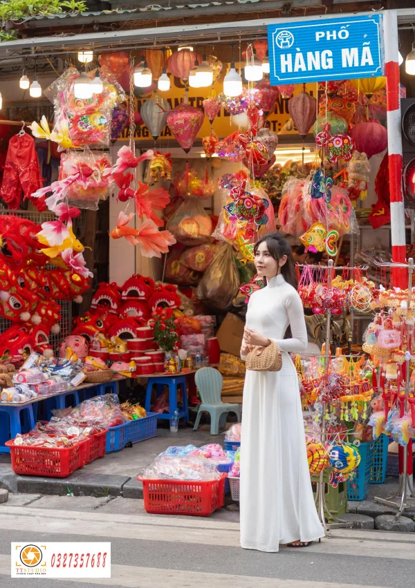 Chụp ảnh áo dài phố Hàng Mã