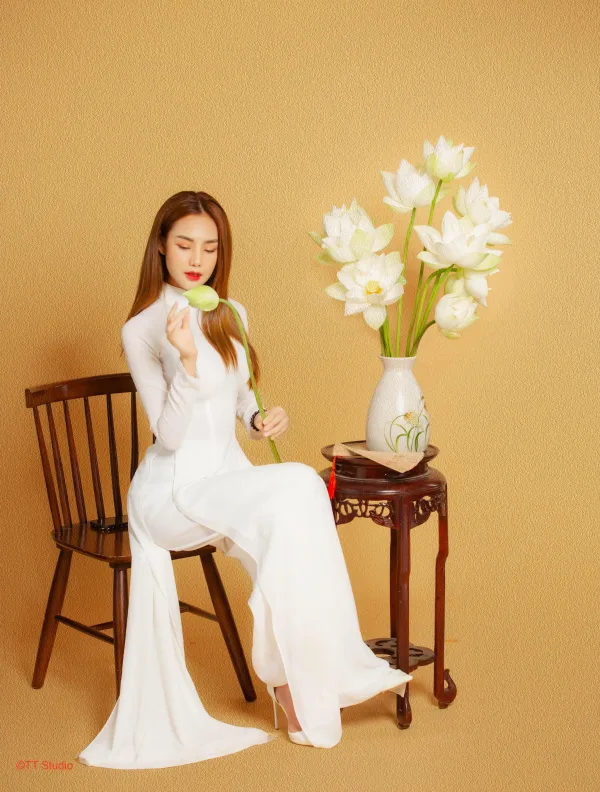 Ảnh sen trong studio