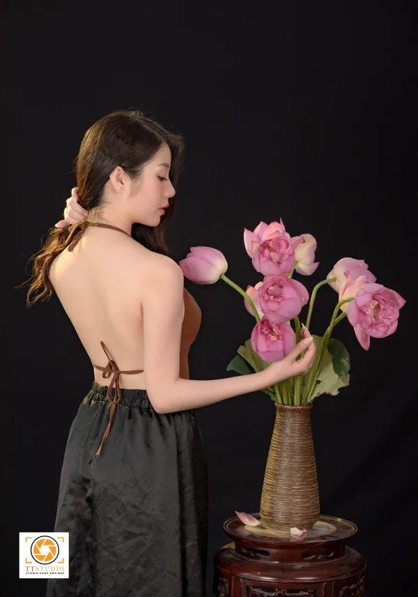 Ảnh sen Trong Studio