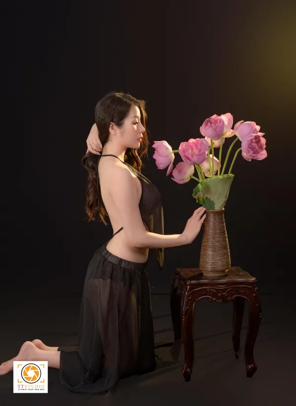 Ảnh sen Trong Studio