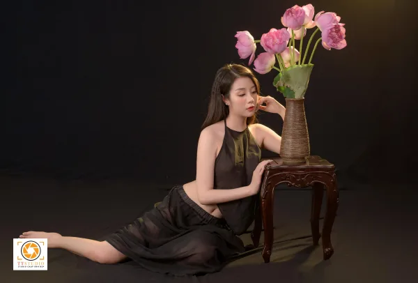 ảnh senn với áo yếm