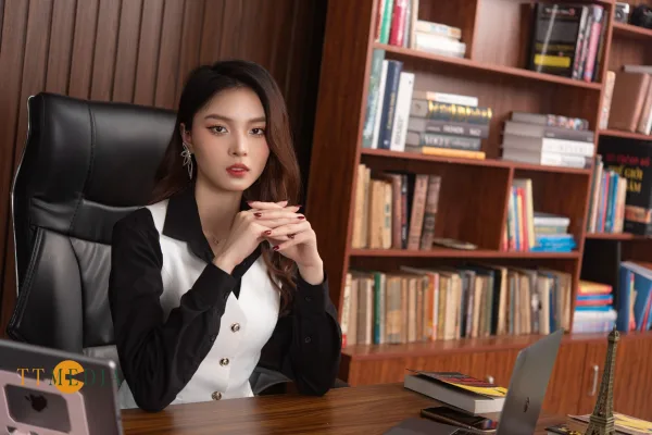 Ảnh thương hiệu nữ doanh nhân