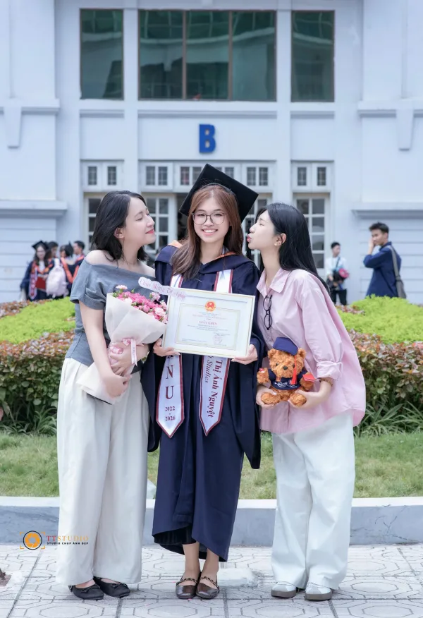 ảnh tốt nghiệp đại học