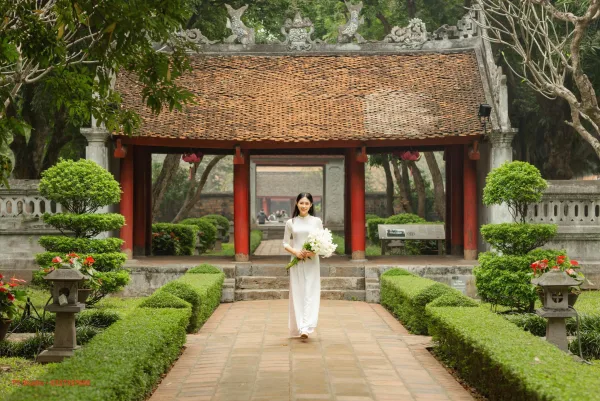 Ảnh áo dài ở văn miếu