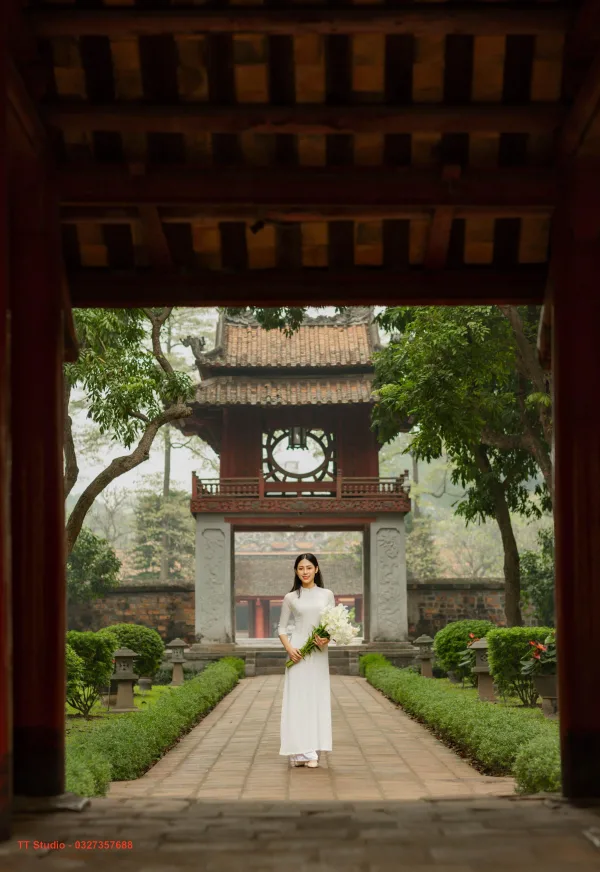 Ảnh áo dài ở văn miếu