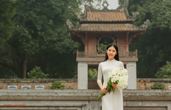 Ảnh áo dài ở văn miếu