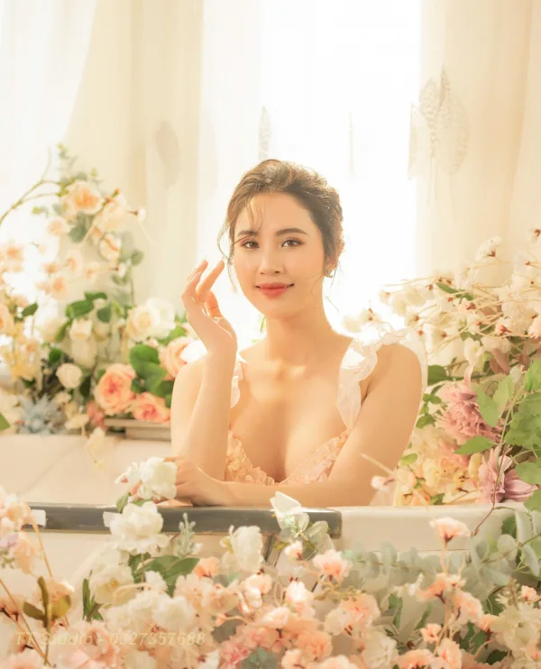 Ảnh bồn tắm theo Concept nàng thơ