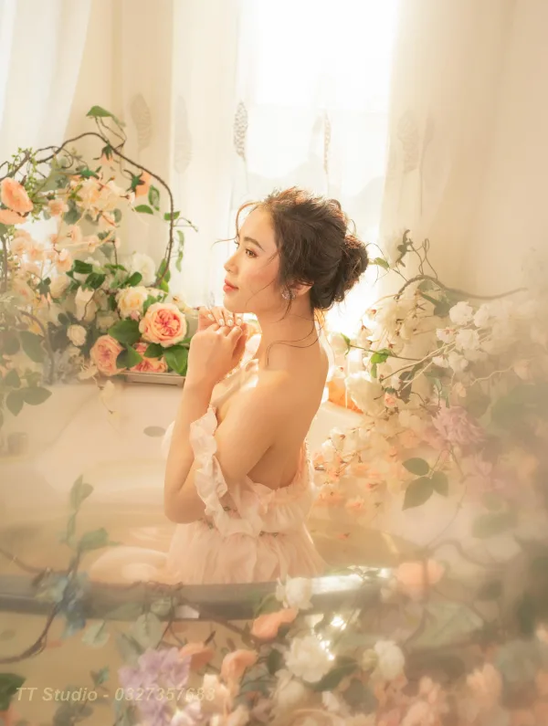 Ảnh bồn tắm theo Concept nàng thơ