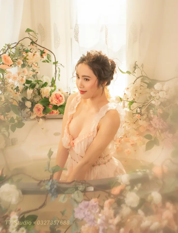 Ảnh bồn tắm theo Concept nàng thơ