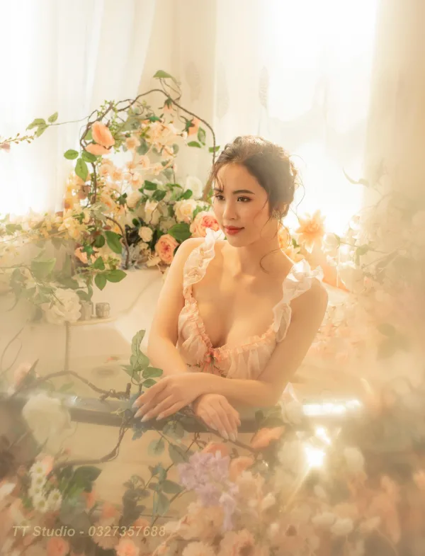 Ảnh bồn tắm theo Concept nàng thơ