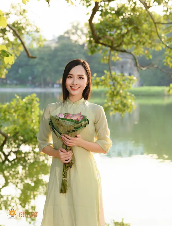 Cảnh mùa thu Hà Nội ở Hồ Gươm
