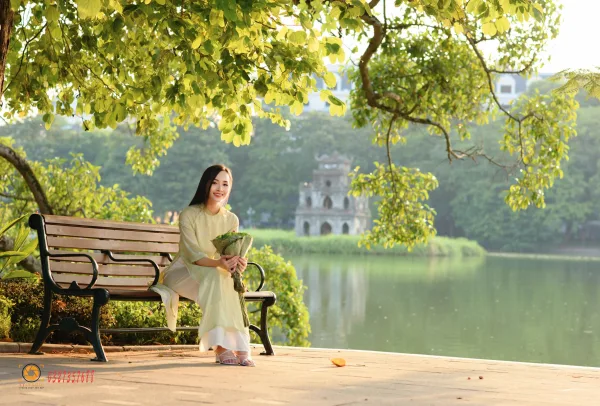Cảnh mùa thu Hà Nội ở Hồ Gươm