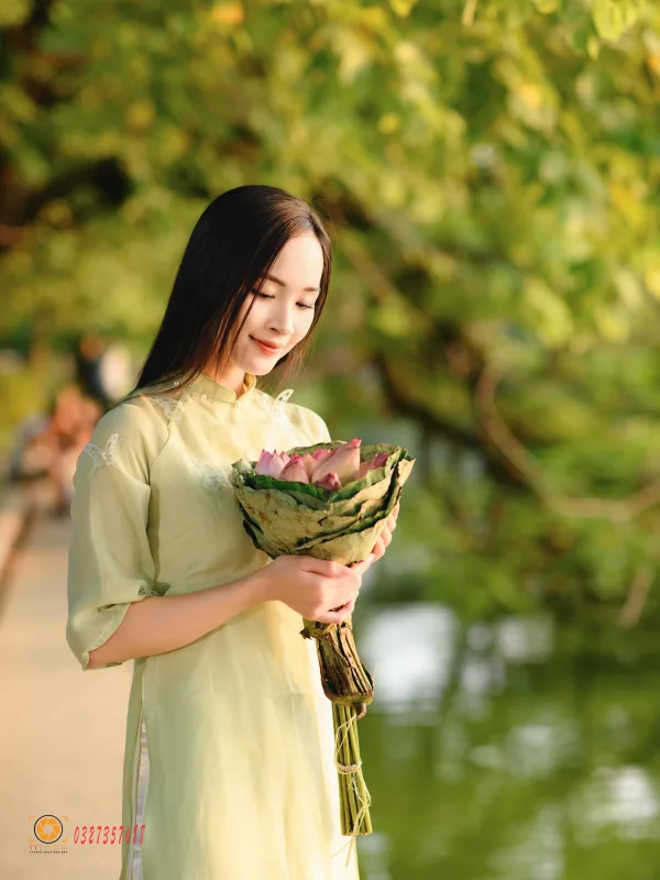 Cảnh mùa thu Hà Nội ở Hồ Gươm