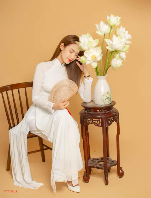 Ảnh sen trong studio