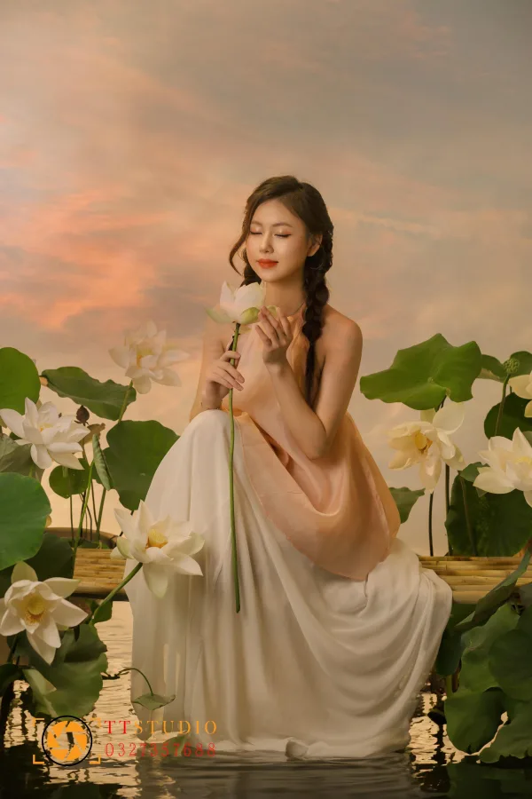 Concept chụp sen Studio