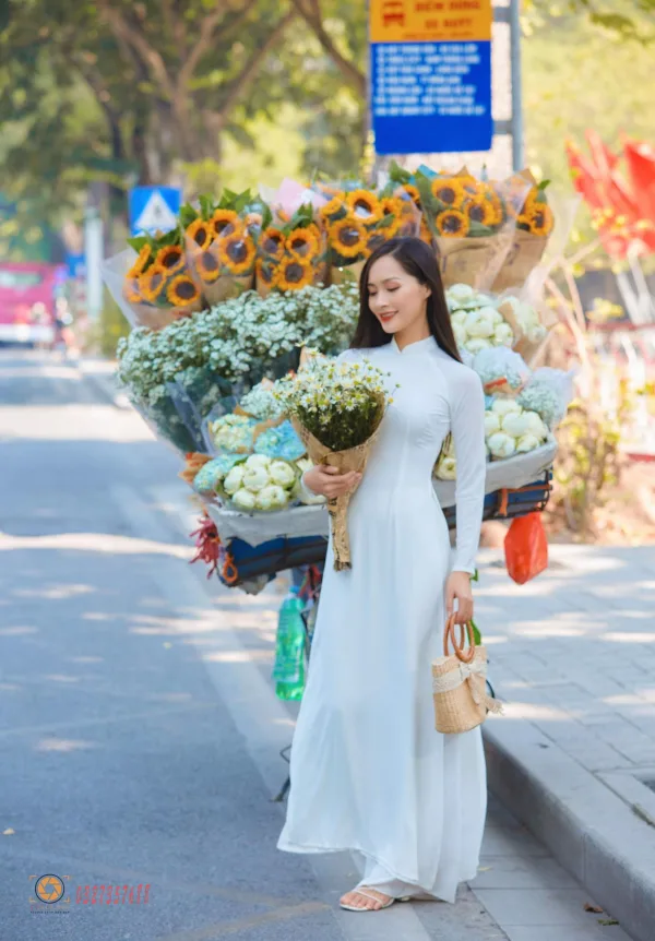 Hình ảnh xe hoa mùa thu Hà Nội