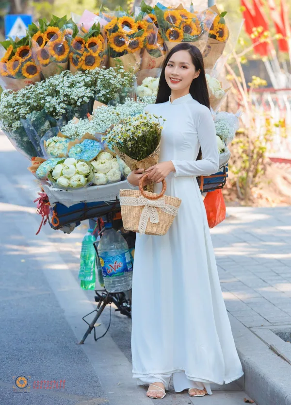 Hình ảnh xe hoa mùa thu Hà Nội