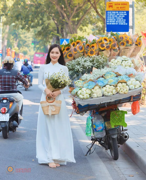 Hình ảnh xe hoa mùa thu Hà Nội