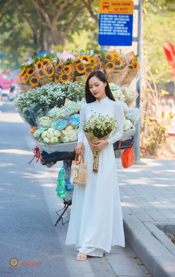 Hình ảnh xe hoa mùa thu Hà Nội